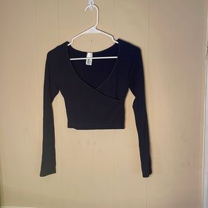 Long sleeve crop